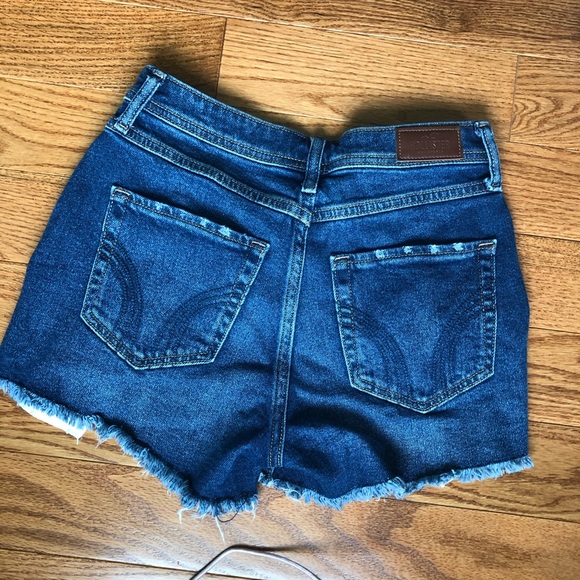 Hollister High-Rise Boyfriend Denim Shorts - Picture 2 of 6